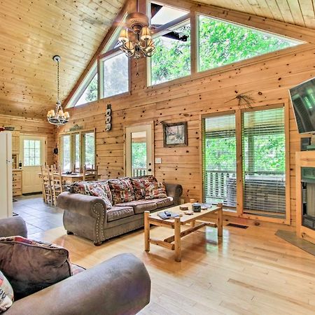 Cabin With Hot Tub And Deck About 12 Mi To Pigeon Forge! Sevierville Exteriér fotografie