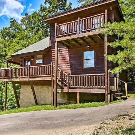 Cabin With Hot Tub And Deck About 12 Mi To Pigeon Forge! Sevierville Exteriér fotografie