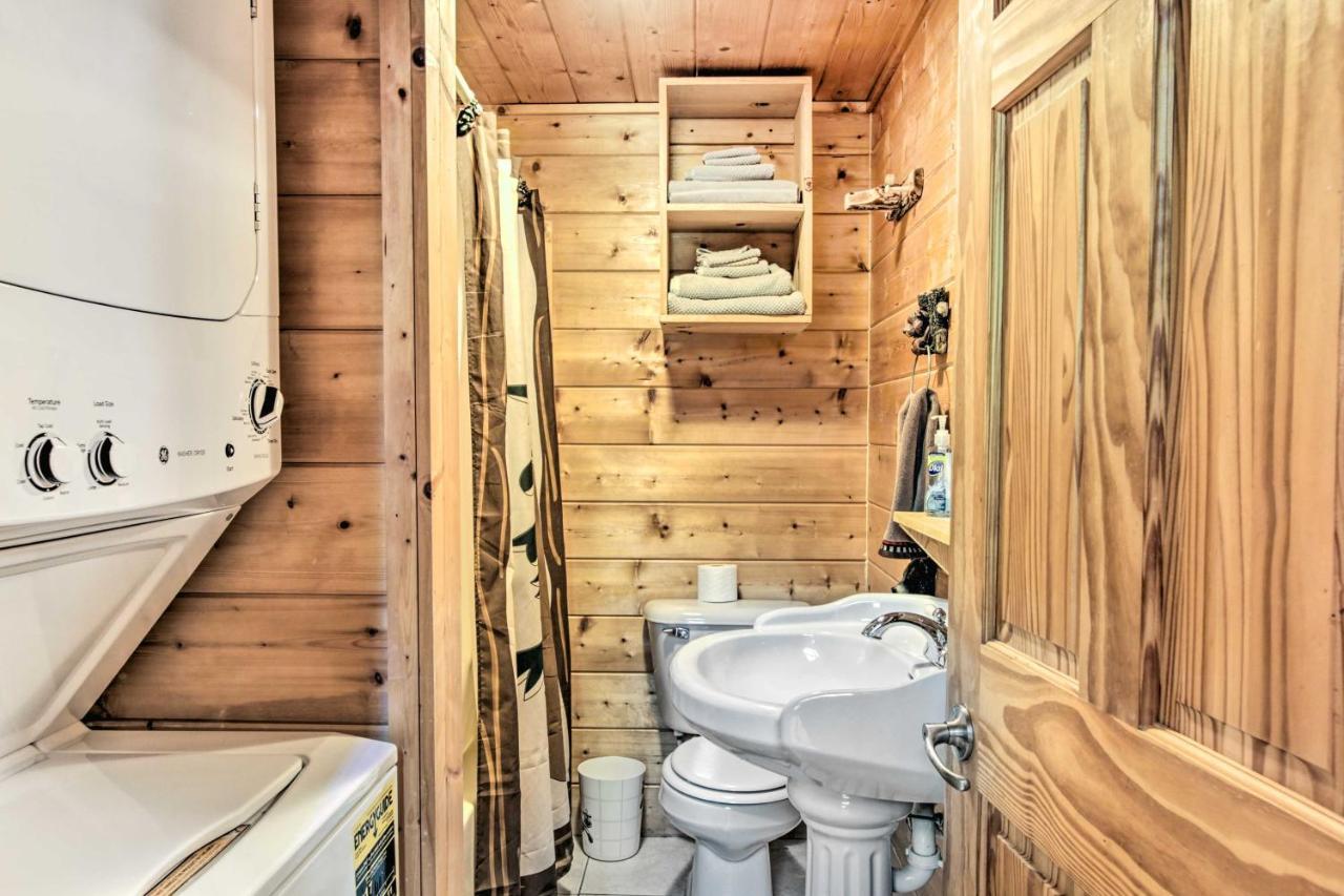 Cabin With Hot Tub And Deck About 12 Mi To Pigeon Forge! Sevierville Exteriér fotografie