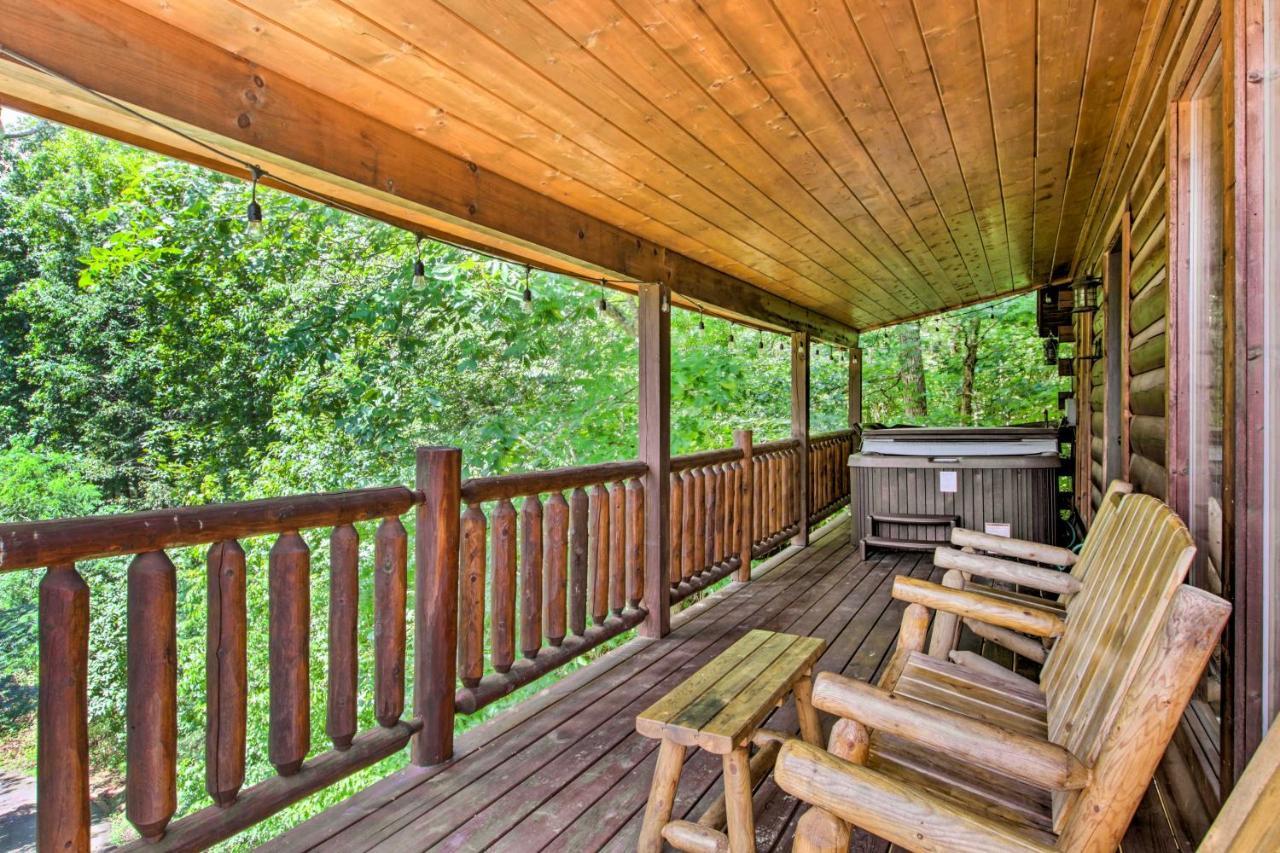 Cabin With Hot Tub And Deck About 12 Mi To Pigeon Forge! Sevierville Exteriér fotografie