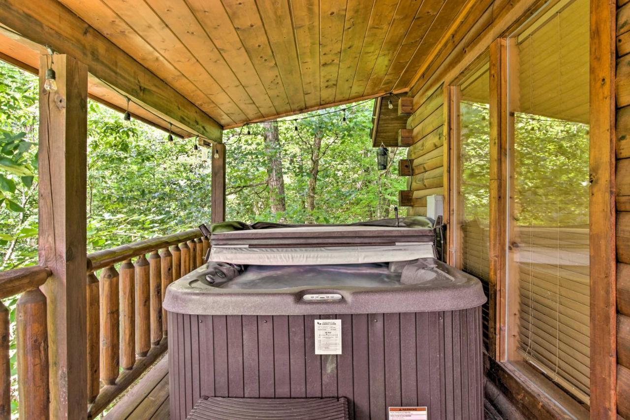 Cabin With Hot Tub And Deck About 12 Mi To Pigeon Forge! Sevierville Exteriér fotografie
